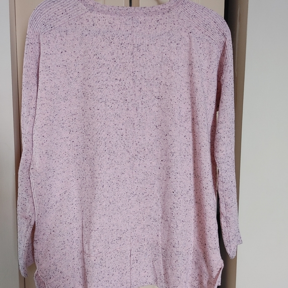 sweater - Picture 5 of 6